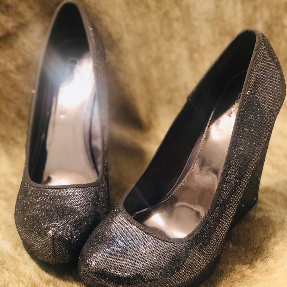 Spice up date night with some sparkle •